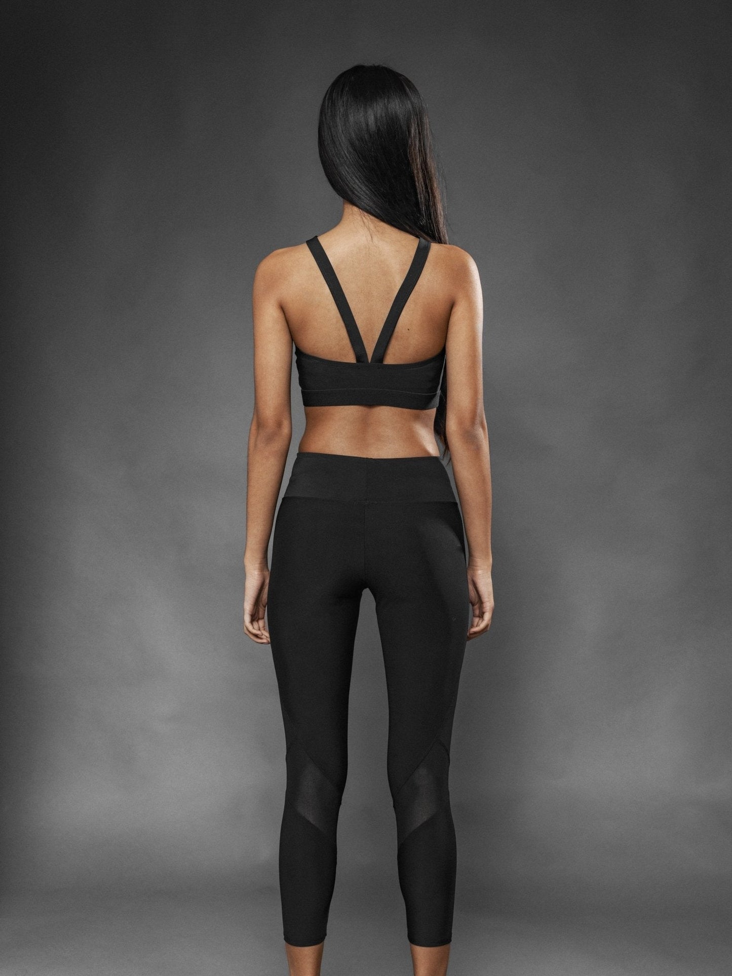 Top Sport Nero Incrociato Olimpia - Carami - Caramì Lingerie & Activewear Made in Italy